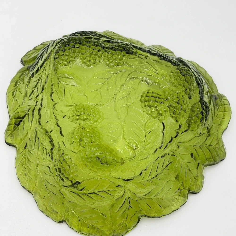 Vtg Indiana Glass Green Loganberry Leaf Bowl Scalloped Serving Candy‎ Dish 7in